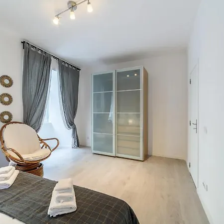 Modern Rustic In Graca By Lovelystay * Lisboa